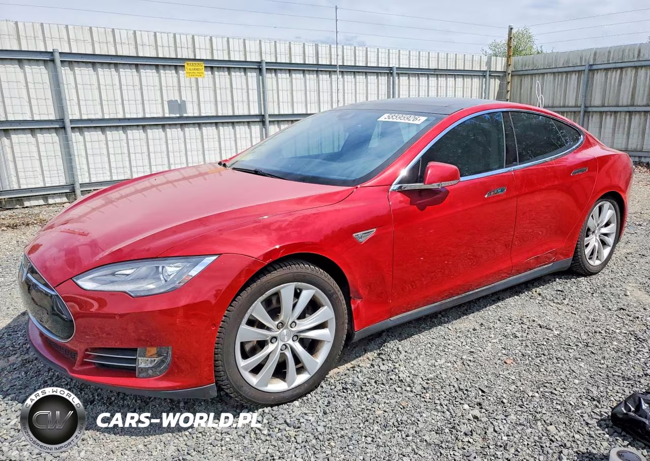 2015 Tesla Model S 90D