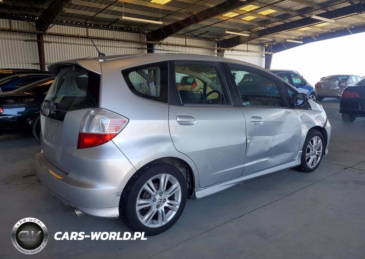 2011 Honda Fit Sport VIN:JHMGE8G54BS007460 - 3