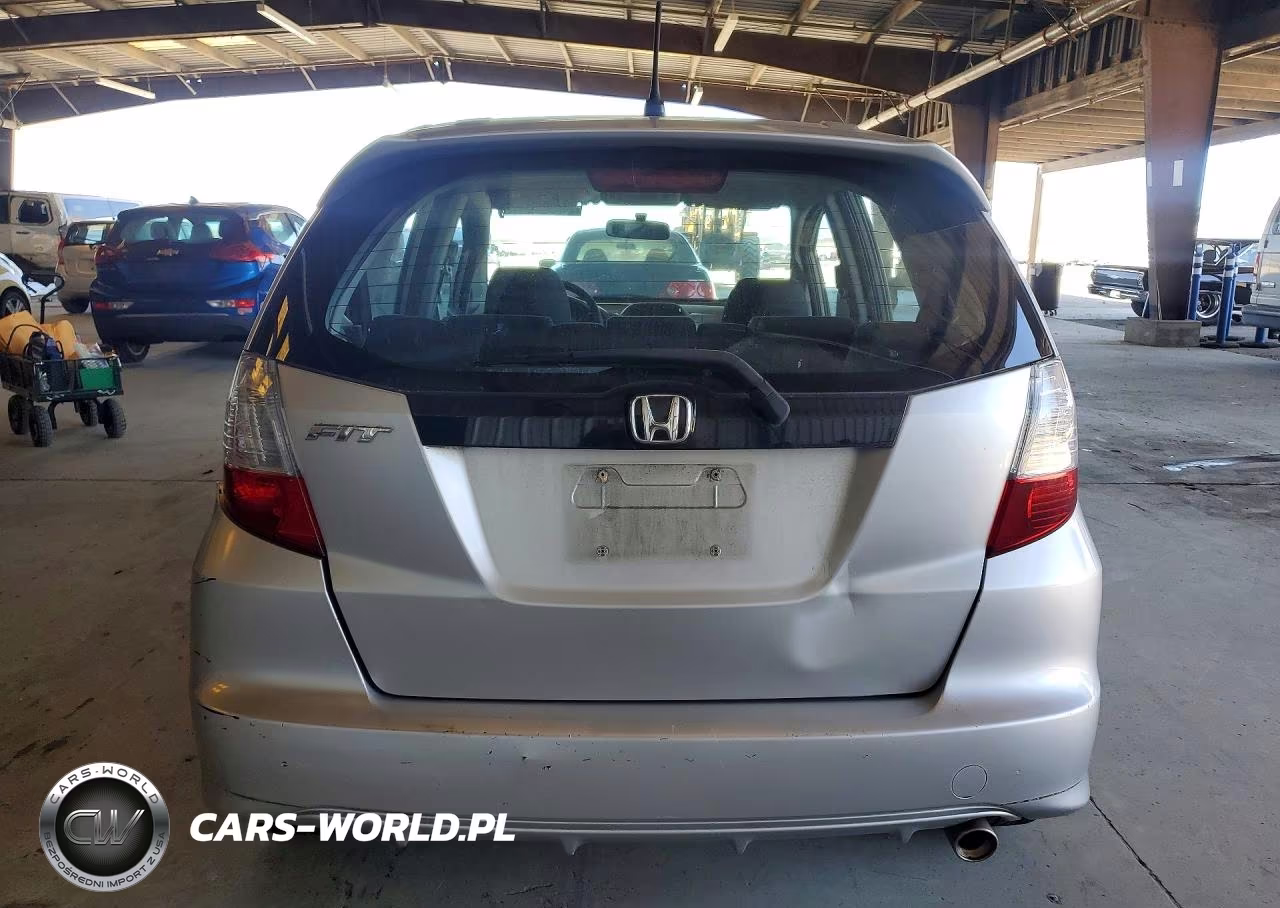 2011 Honda Fit Sport VIN:JHMGE8G54BS007460 - 6