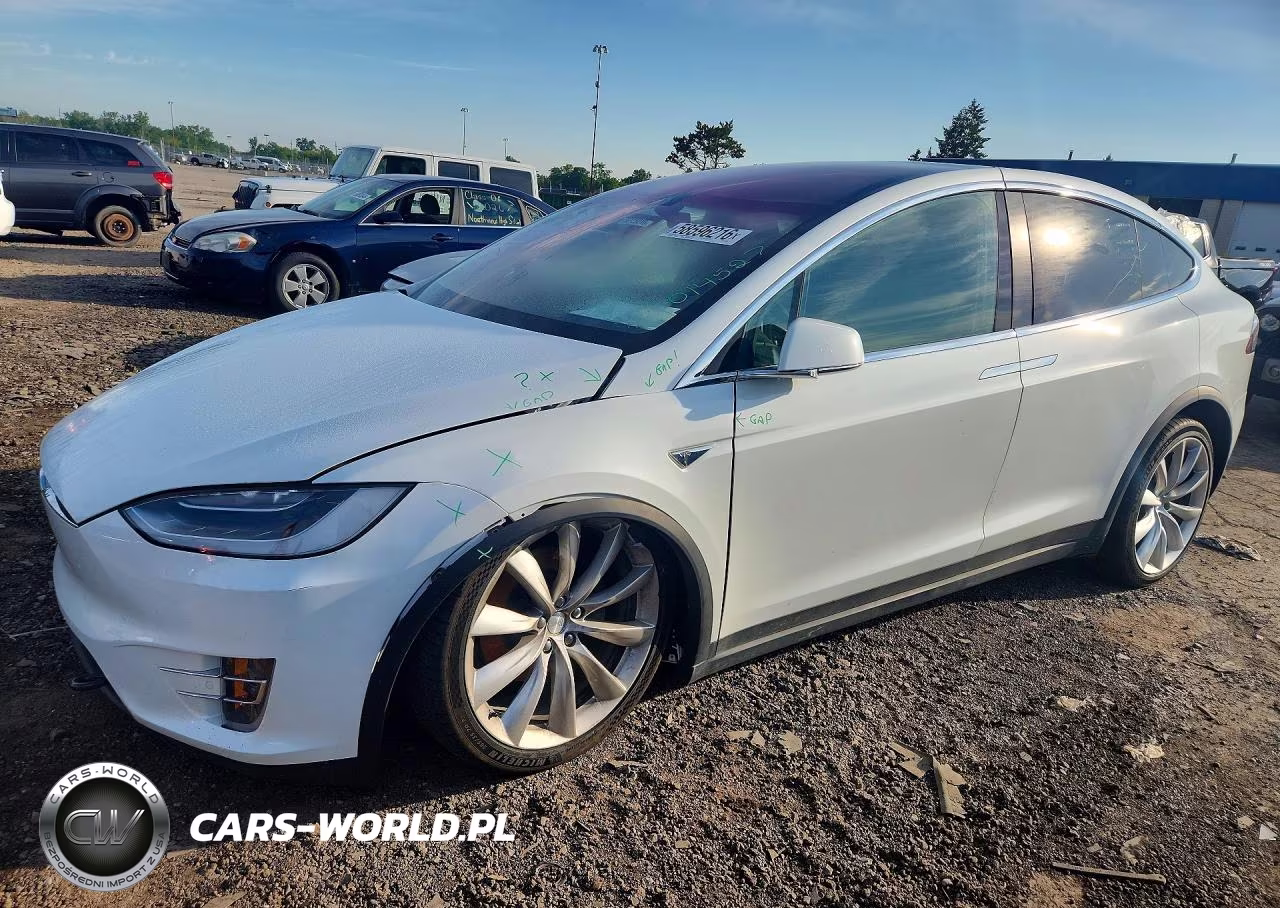 2016 Tesla Model X – zdjęcie 1 z 12