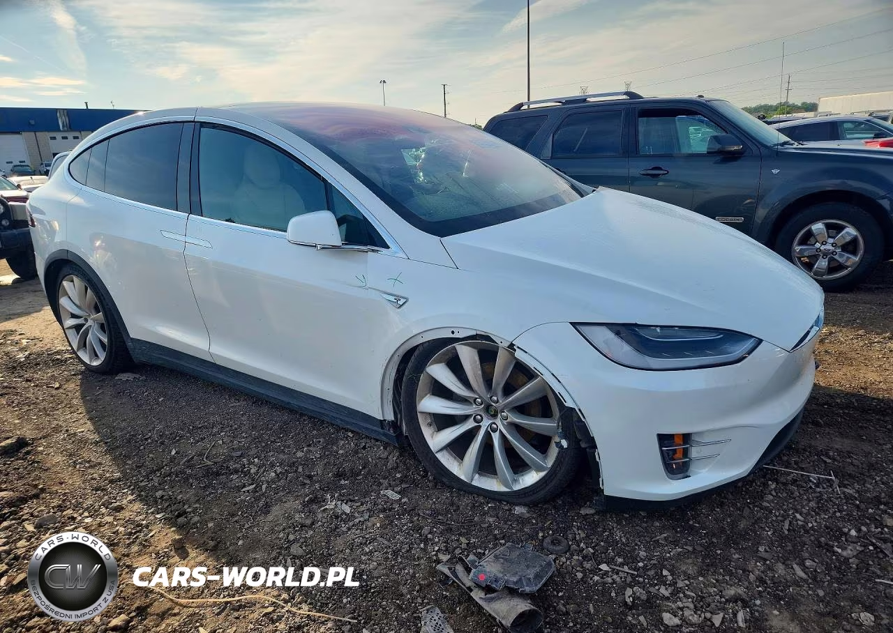 2016 Tesla Model X VIN:5YJXCBE2XGF014527 - 4