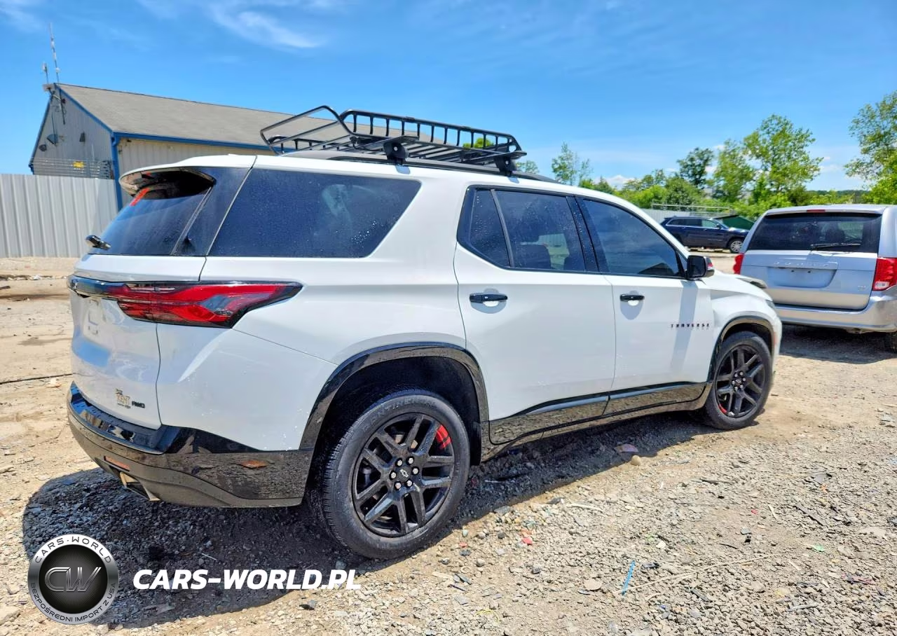 2023 Chevrolet Traverse Premier VIN:1GNEVKKW6PJ133037 - 3