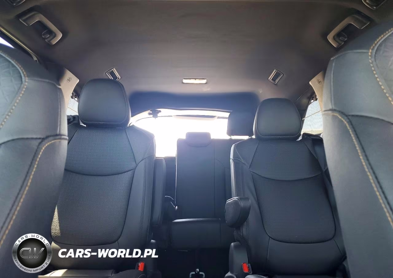 2026 Toyota Sienna Woodland Edition VIN:5TDCSKFC2TS259823 - 10