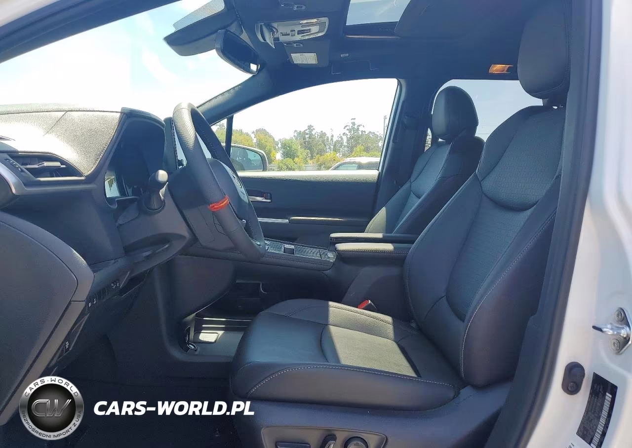 2026 Toyota Sienna Woodland Edition VIN:5TDCSKFC2TS259823 - 7