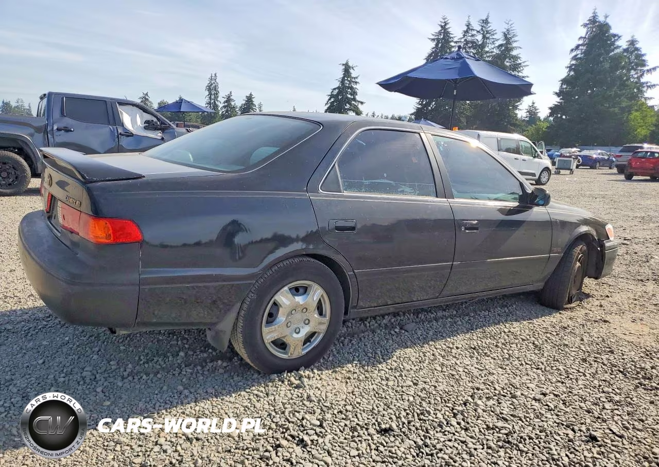 2000 Toyota Camry Le VIN:JT2BG22K9Y0518983 - 3