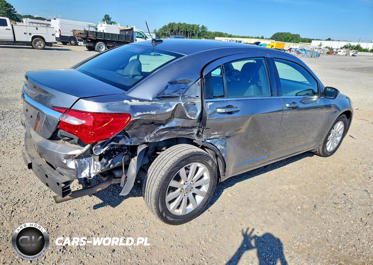 2012 Chrysler 200 Touring VIN:1C3CCBBB3CN105576 - 3