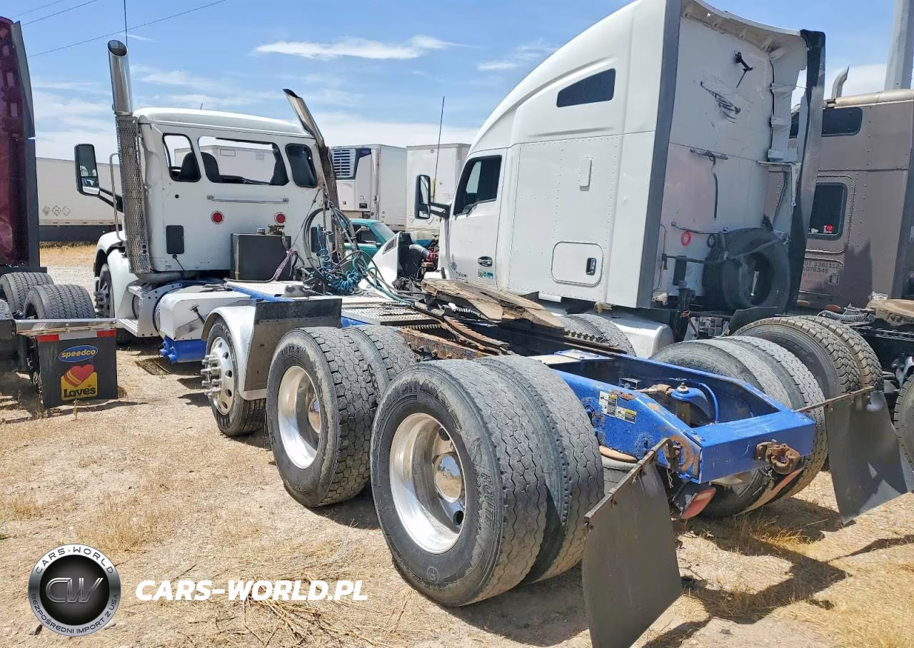 2015 Peterbilt 579 Semi Truck VIN:1XPBPP9X6FD275241 - 3