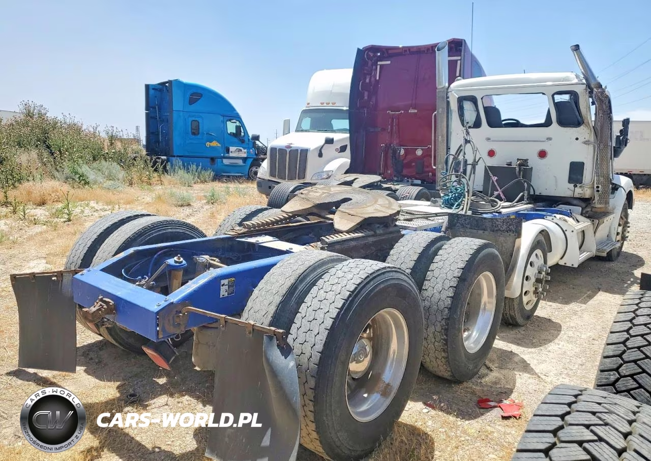 2015 Peterbilt 579 Semi Truck VIN:1XPBPP9X6FD275241 - 4