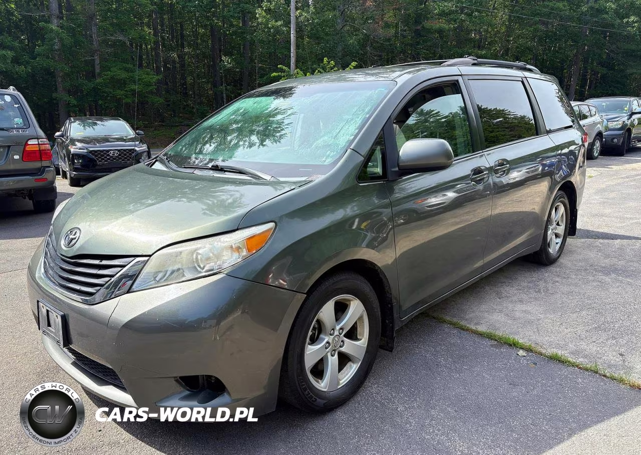 2012 Toyota Sienna Le VIN:5TDKK3DC8CS240357 - 2