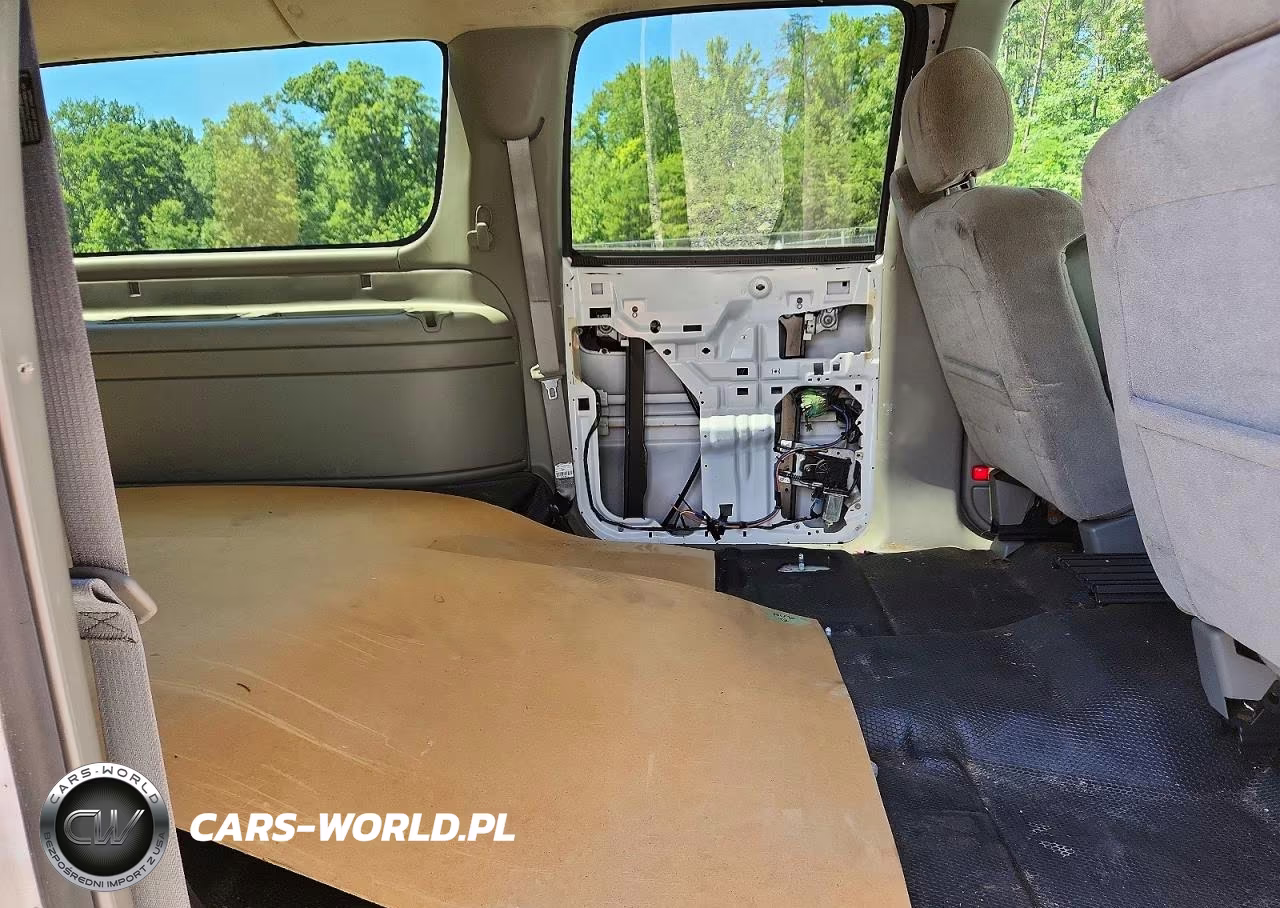 2006 Chevrolet Suburban K2500 VIN:3GNGK26U96G223504 - 11