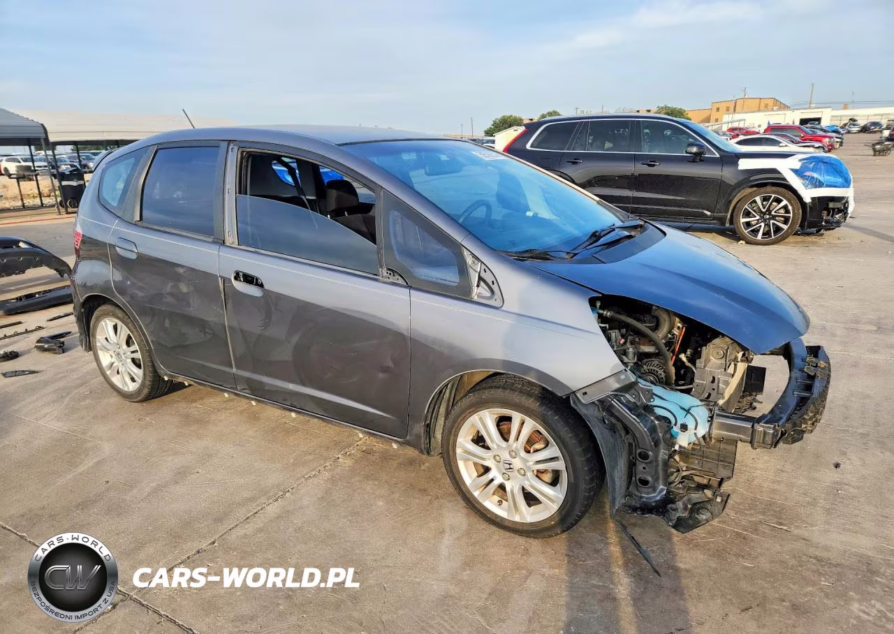 2011 Honda Fit Sport VIN:JHMGE8H53BS007819 - 4