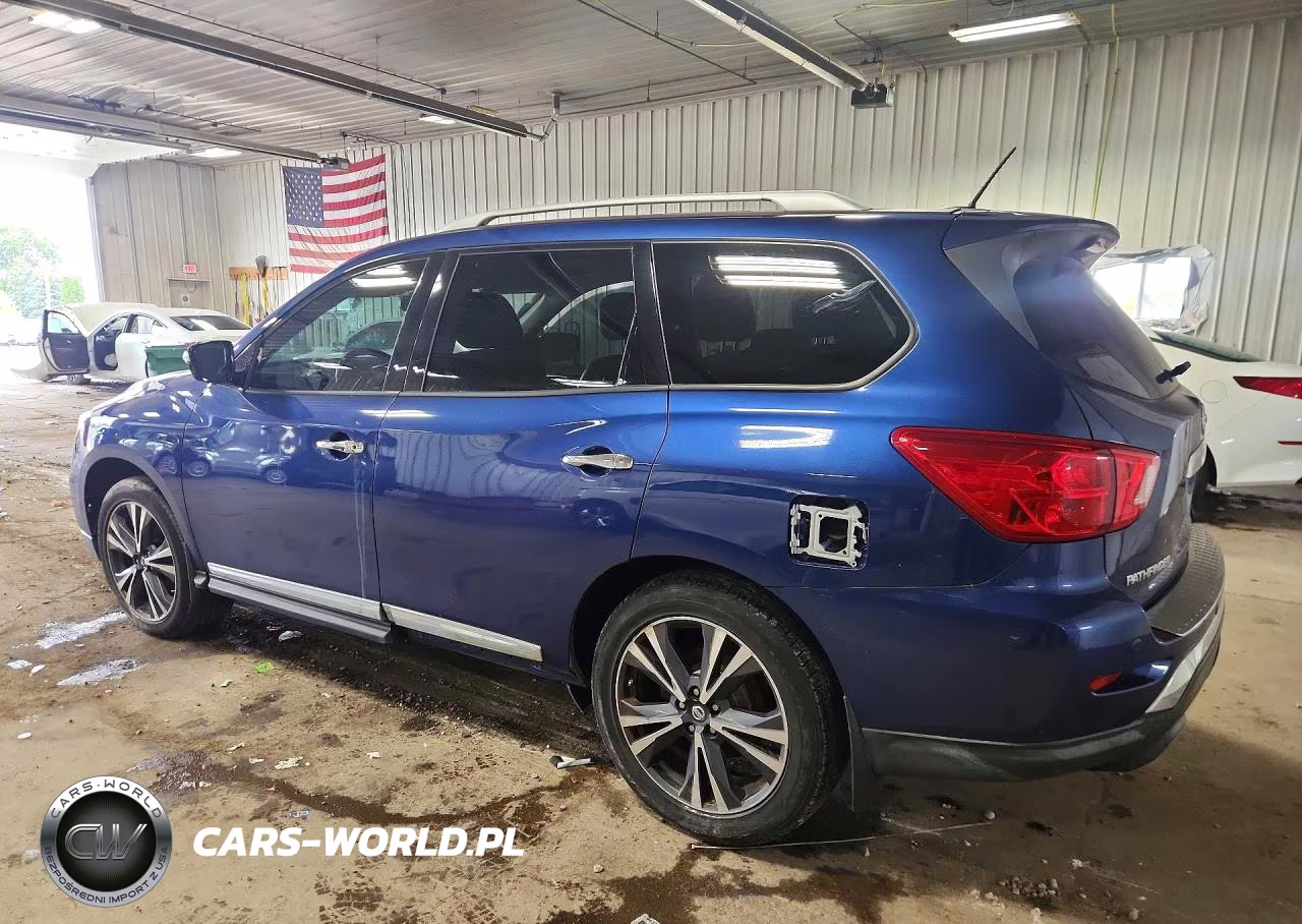 2017 Nissan Pathfinder Platinum VIN:5N1DR2MMXHC683928 - 2