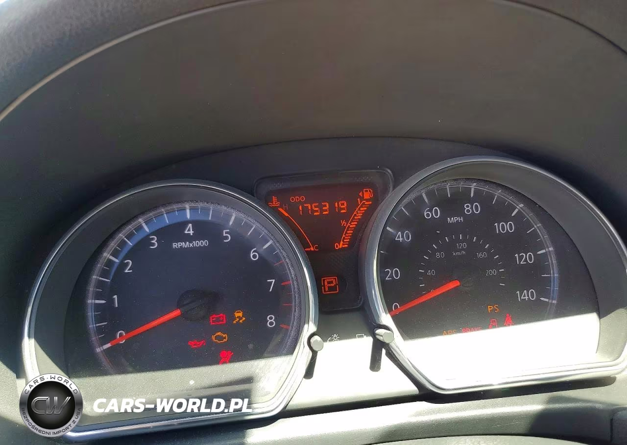 2014 Nissan Versa 1.6 S VIN:3N1CN7AP5EL825970 - 9