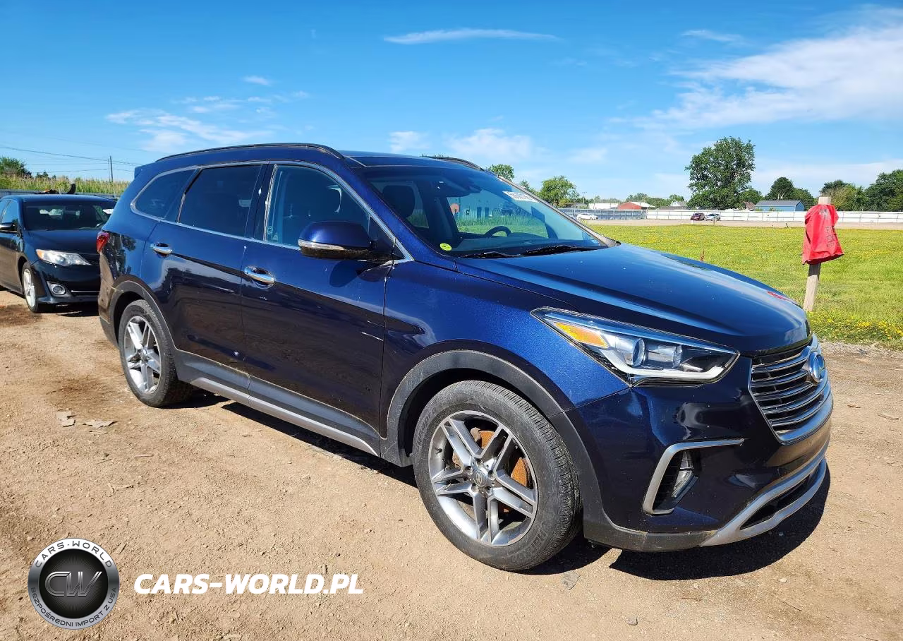 2018 Hyundai Santa Fe VIN:KM8SNDHF7JU260895 - 4