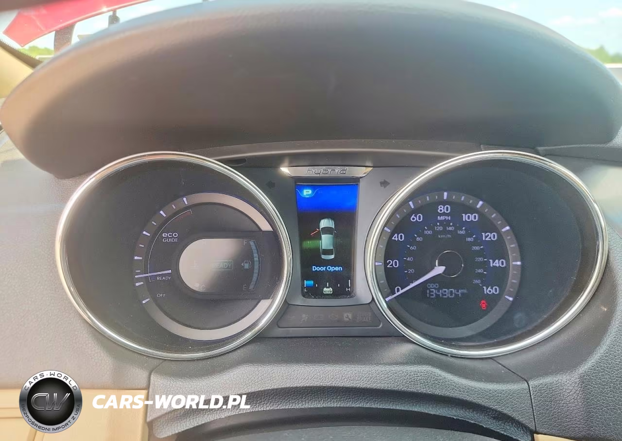2015 Hyundai Sonata Hybrid Base VIN:KMHEC4A4XFA139783 - 9