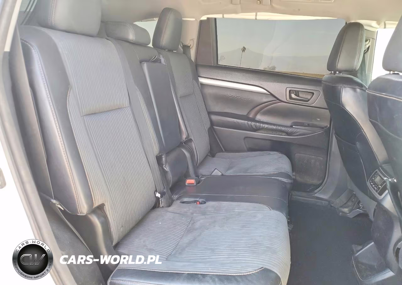 2015 Toyota Highlander Le Plus VIN:5TDZKRFHXFS117318 - 11