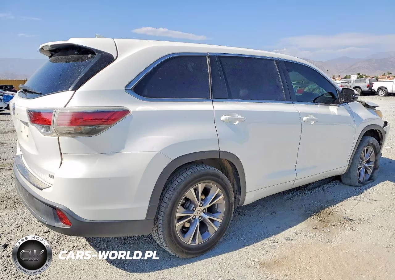 2015 Toyota Highlander Le Plus VIN:5TDZKRFHXFS117318 - 3