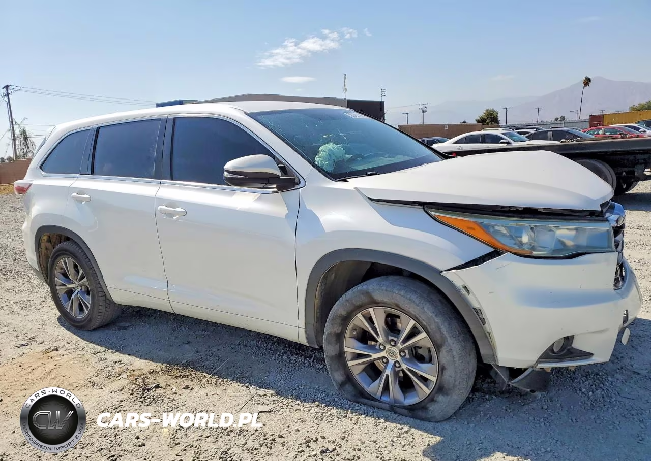 2015 Toyota Highlander Le Plus VIN:5TDZKRFHXFS117318 - 4