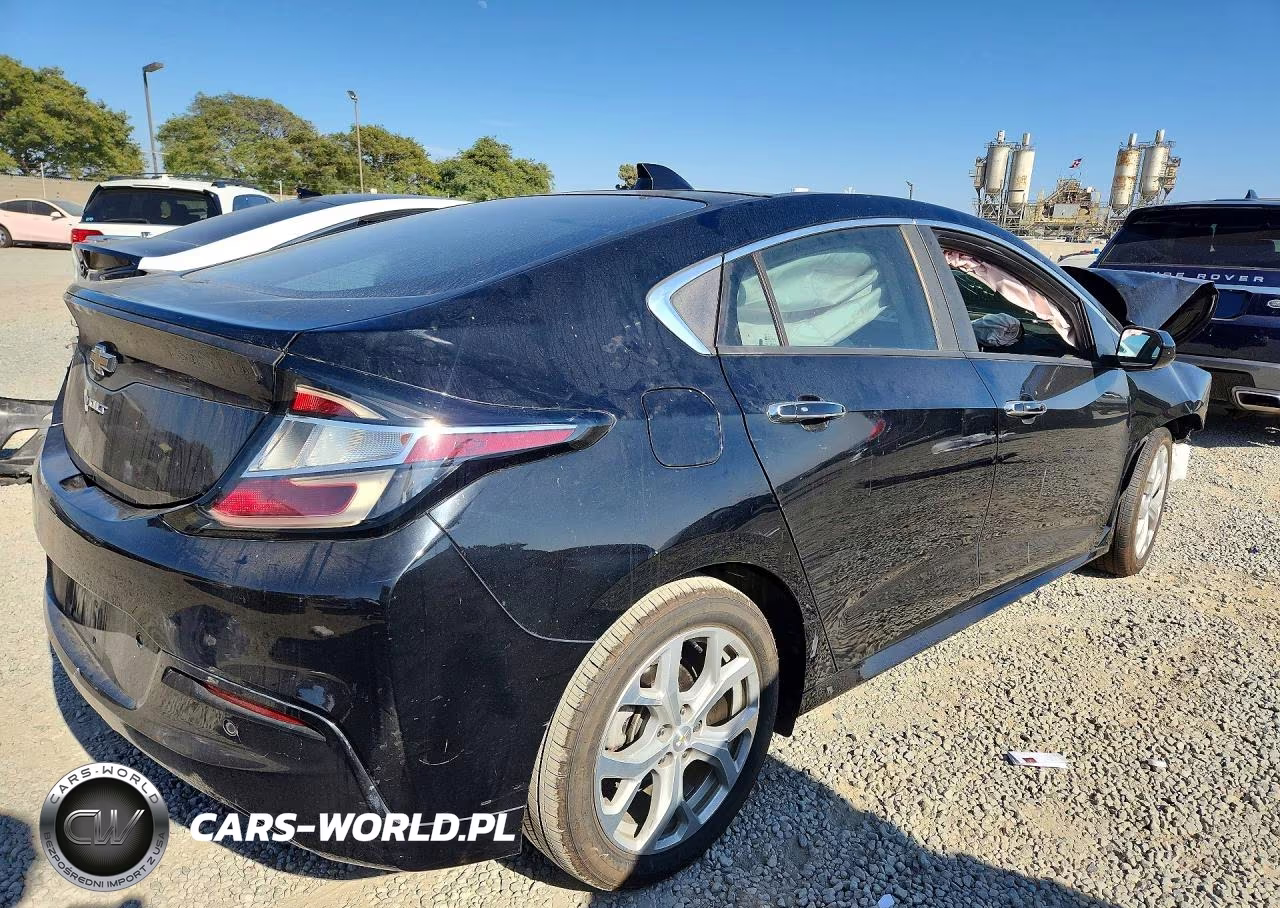 2018 Chevrolet Volt Premier VIN:1G1RD6S56JU124266 - 3