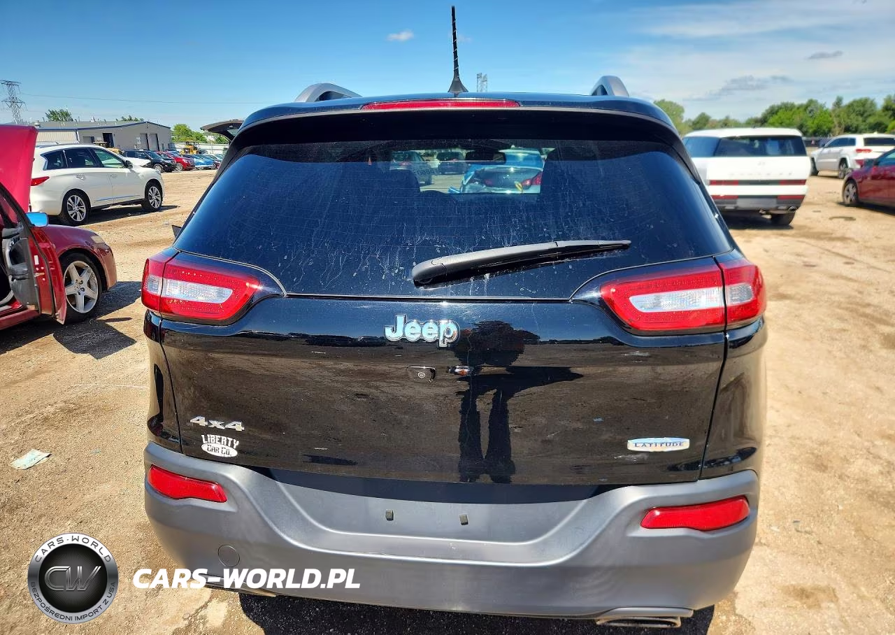 2017 Jeep Cherokee Latitude VIN:1C4PJMCS6HW665560 - 6