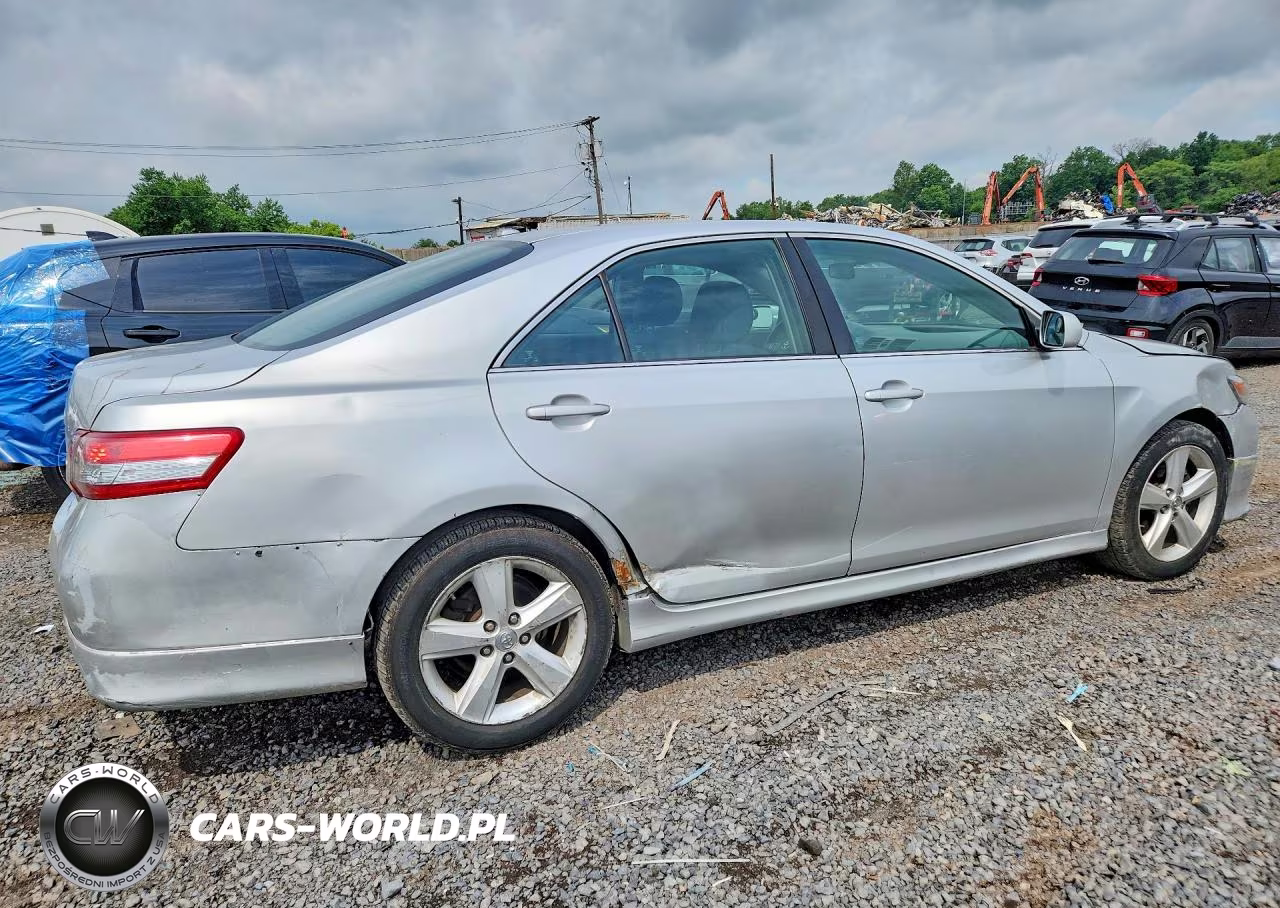 2010 Toyota Camry Se VIN:4T1BF3EK4AU504480 - 3