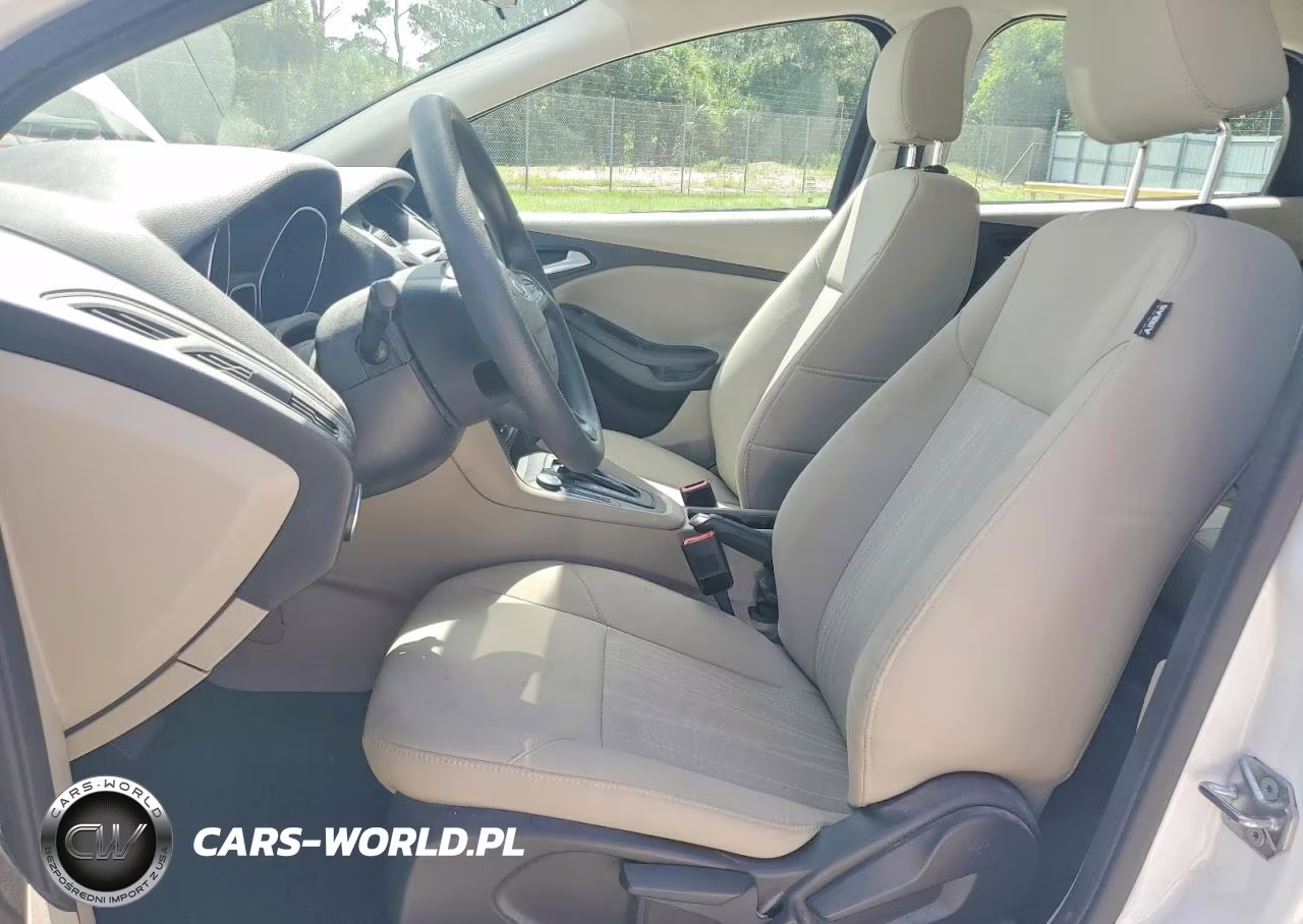 2017 Ford Focus Se VIN:1FADP3F27HL256711 - 7