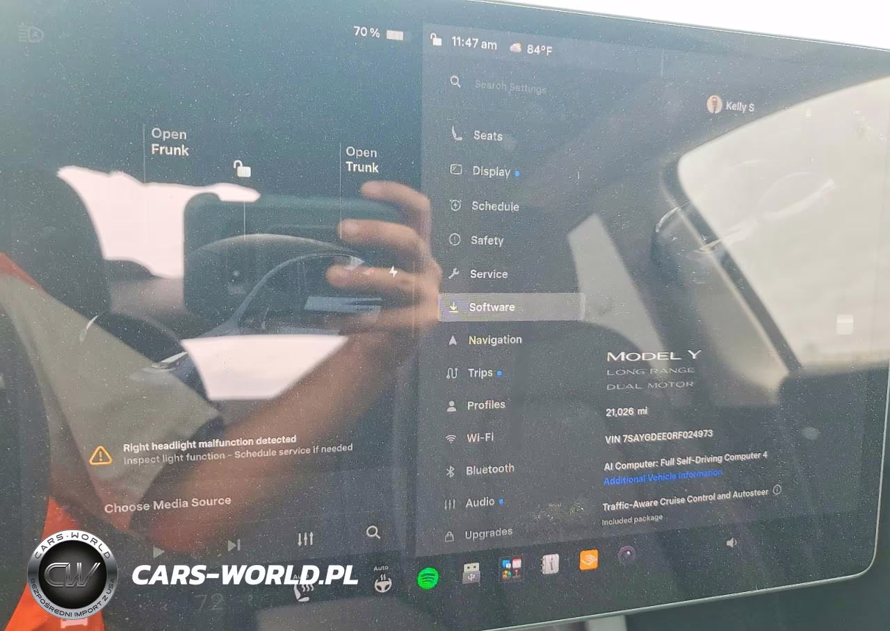 2024 Tesla Model Y VIN:7SAYGDEE0RF024973 - 9