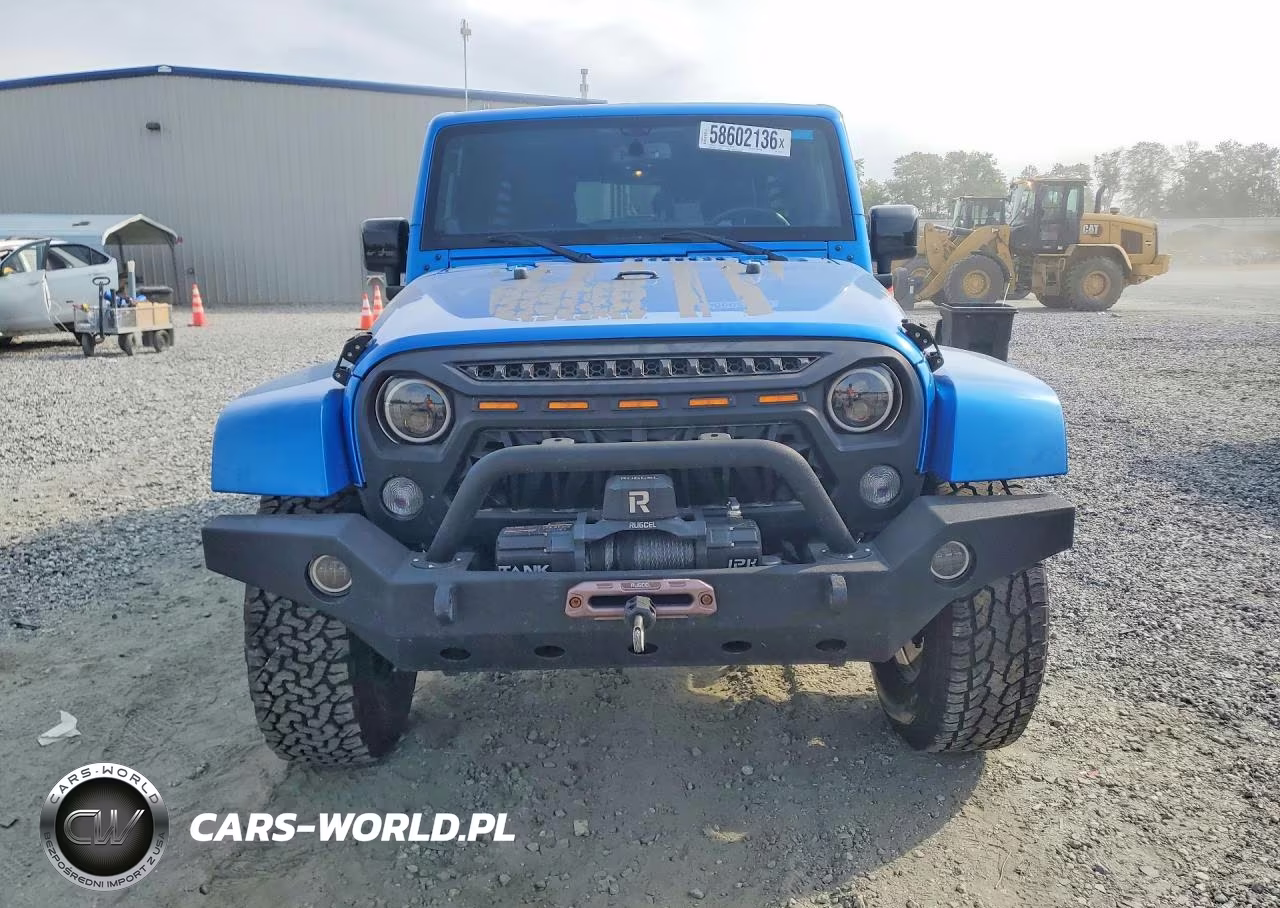 2014 Jeep Wrangler Unlimited Sahara VIN:1C4BJWEG8EL305038 - 5