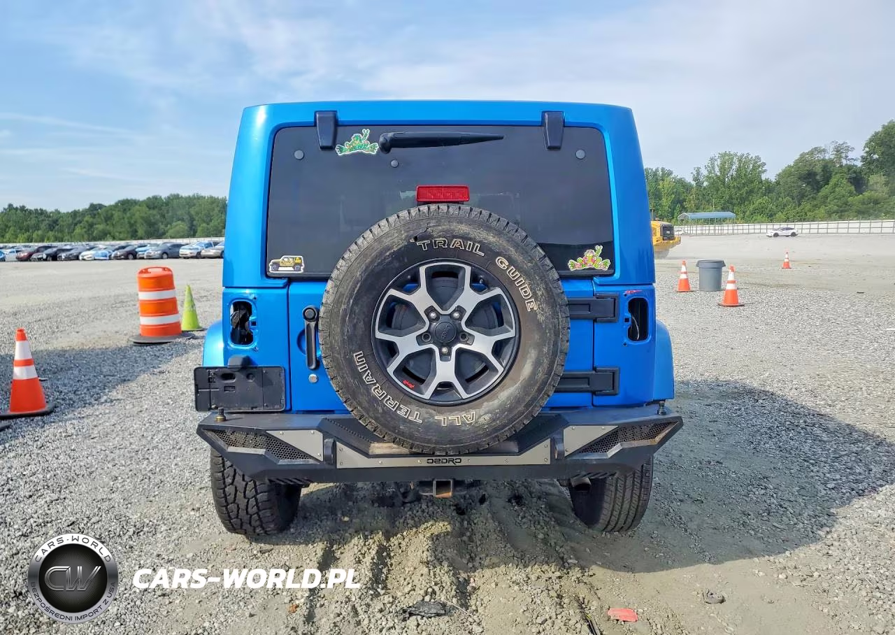 2014 Jeep Wrangler Unlimited Sahara VIN:1C4BJWEG8EL305038 - 6