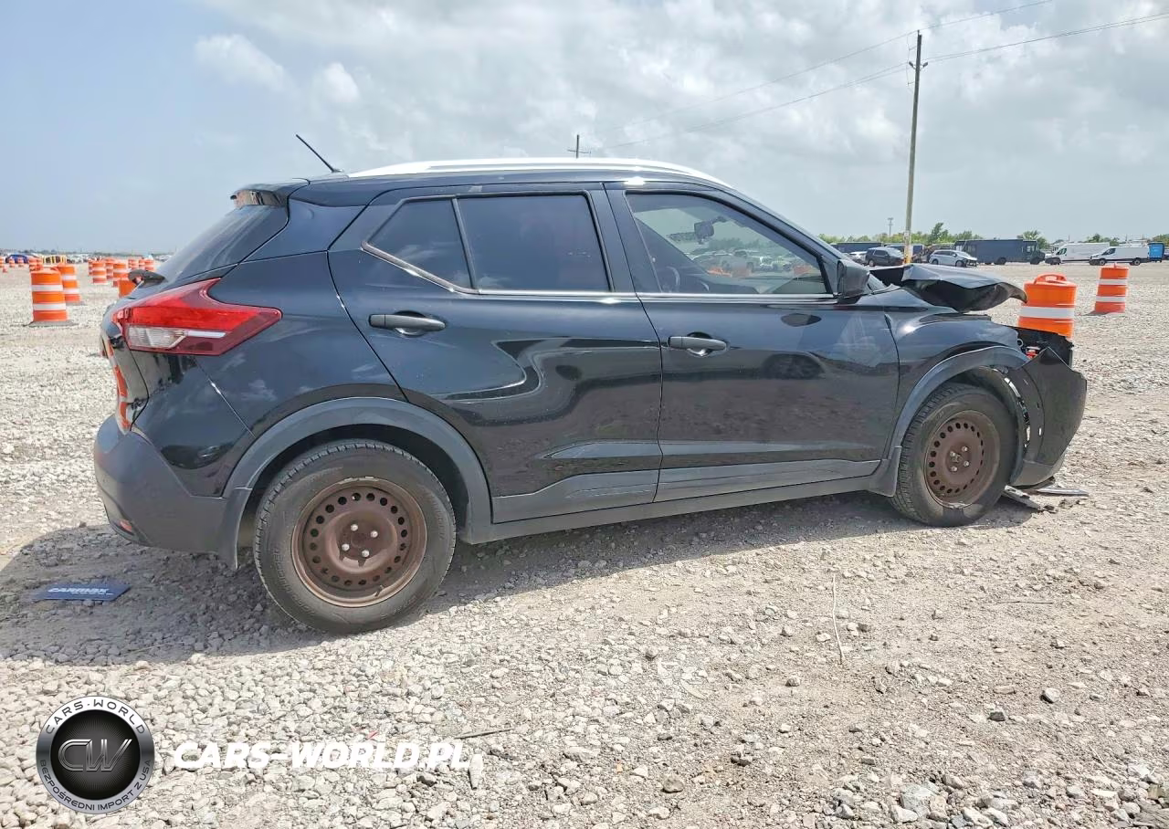 2019 Nissan Kicks S VIN:3N1CP5CU2KL559191 - 3
