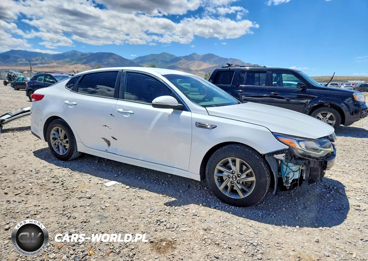 2019 Kia Optima Lx VIN:5XXGT4L34KG339932 - 4