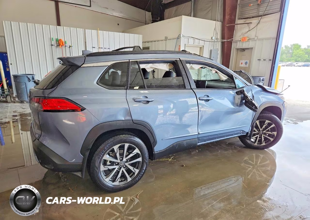 2024 Toyota Corolla Cross Xle VIN:7MUDAABG4RV116509 - 3