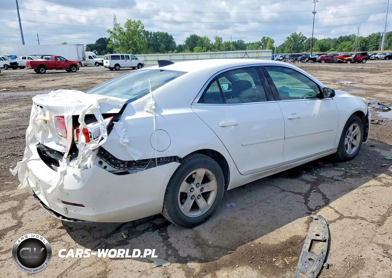 2015 Chevrolet Malibu Ls VIN:1G11B5SL1FF138003 - 3
