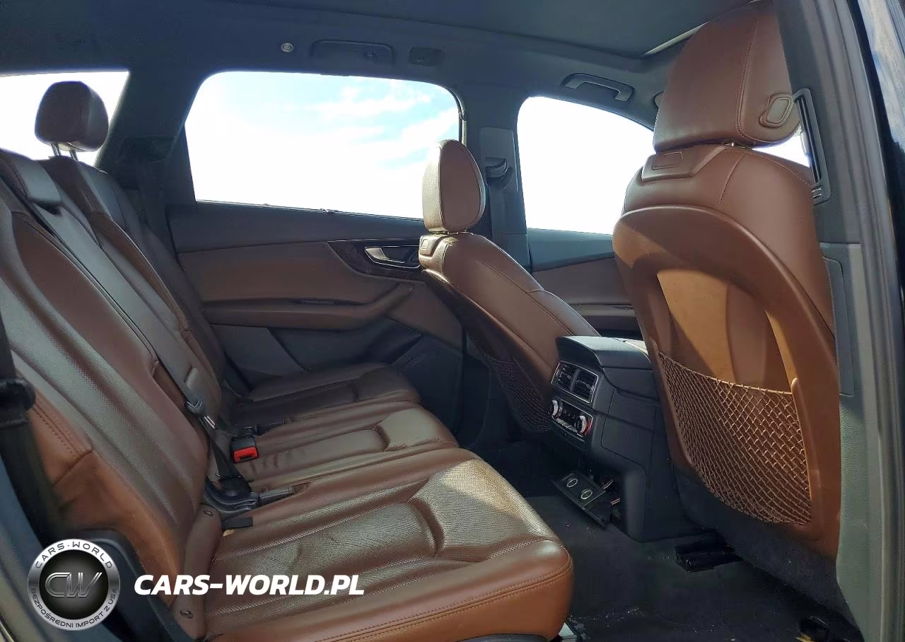 2017 Audi Q7 Premium Plus VIN:WA1LAAF79HD016930 - 10