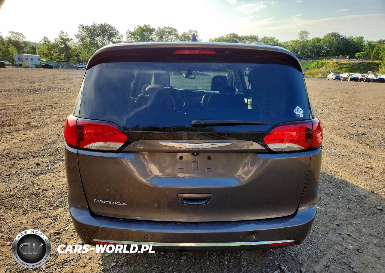 2017 Chrysler Pacifica Touring L VIN:2C4RC1BG4HR821196 - 6