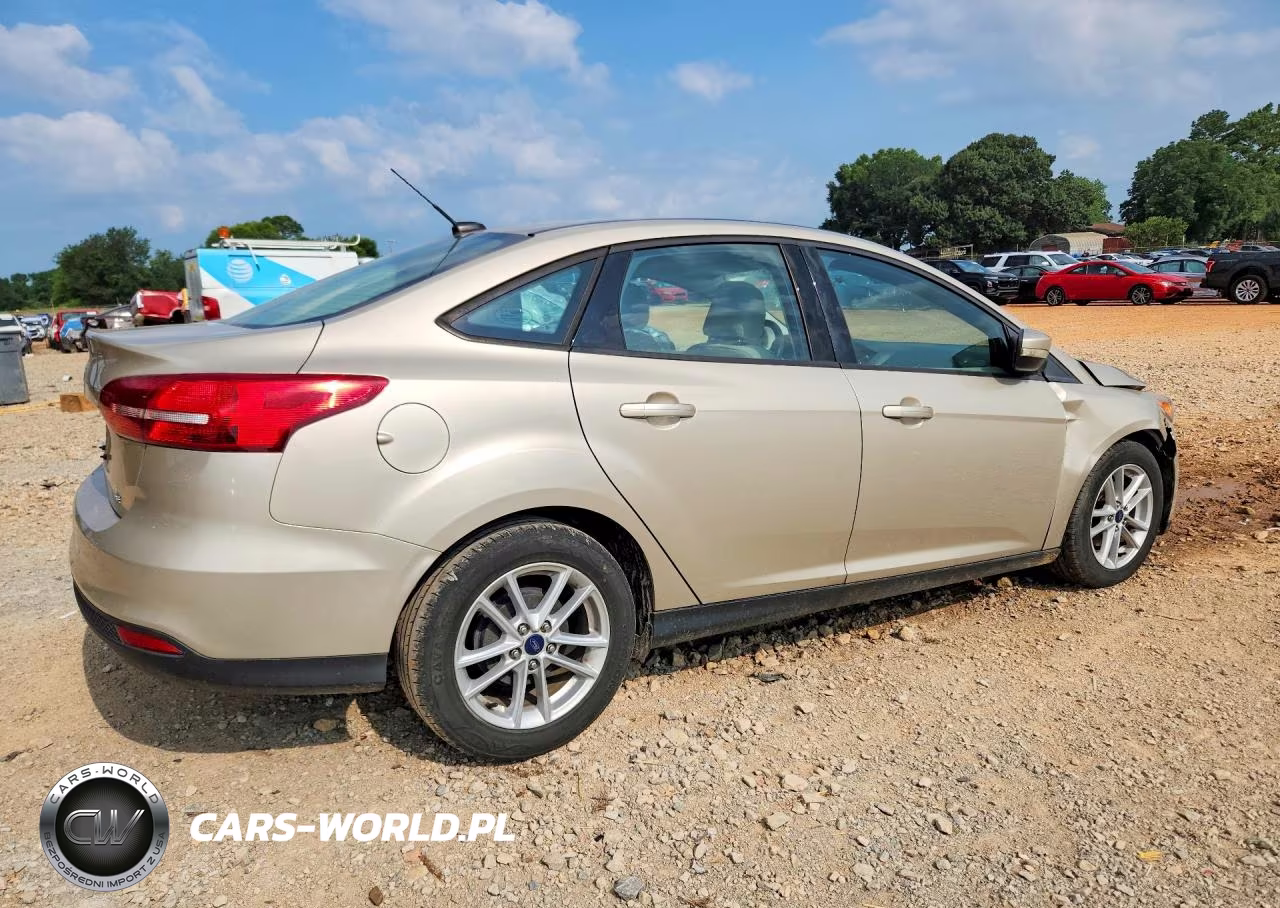 2017 Ford Focus VIN:1FADP3F24HL312197 - 3