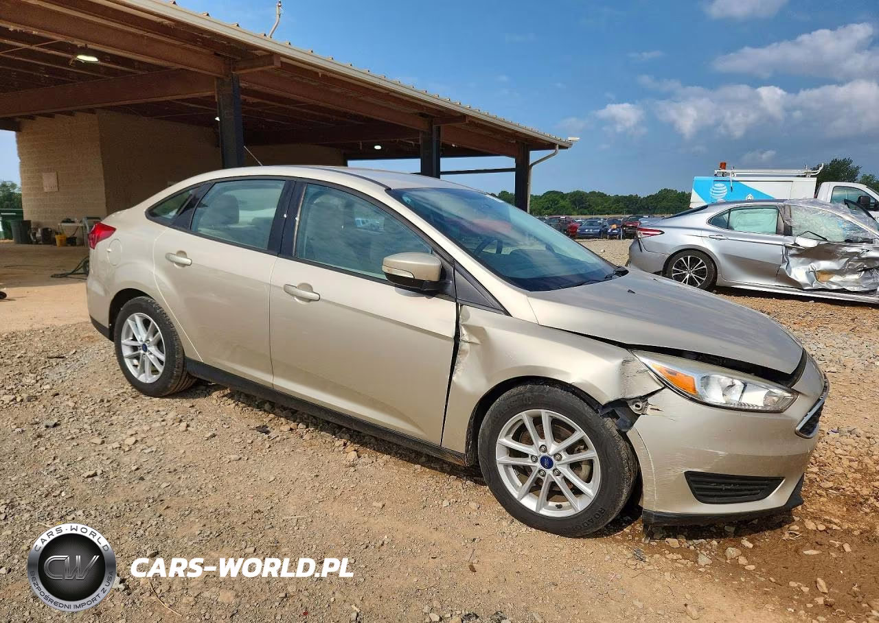 2017 Ford Focus VIN:1FADP3F24HL312197 - 4