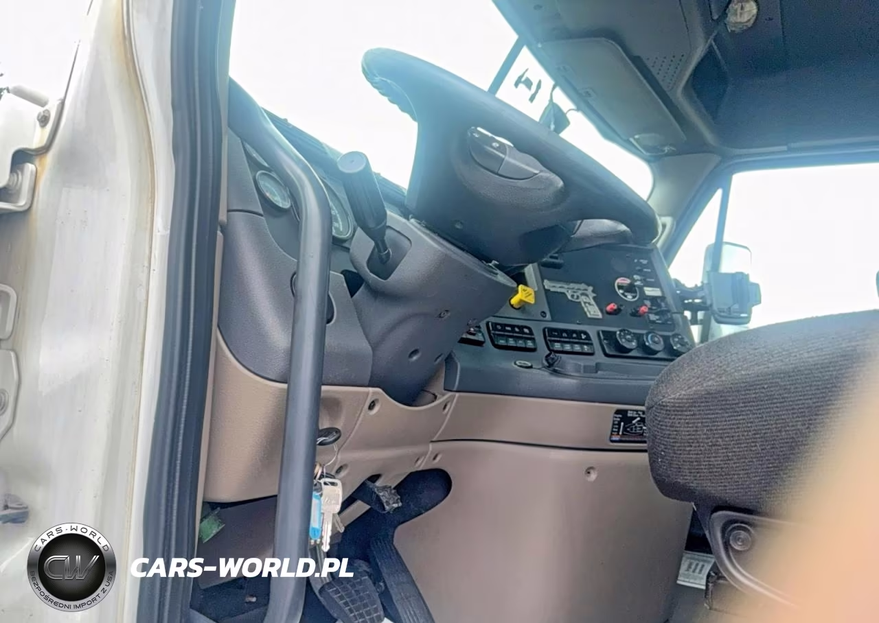 2016 Freightliner Cascadia Semi Truck VIN:3AKGGEDV5GDHC5017 - 12