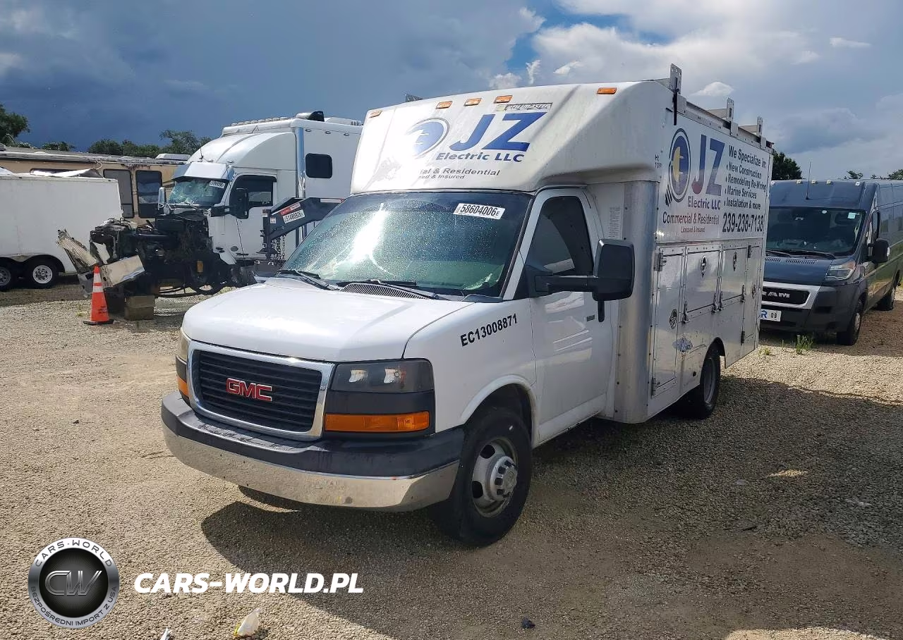 2013 GMC Savana Cutaway G3500