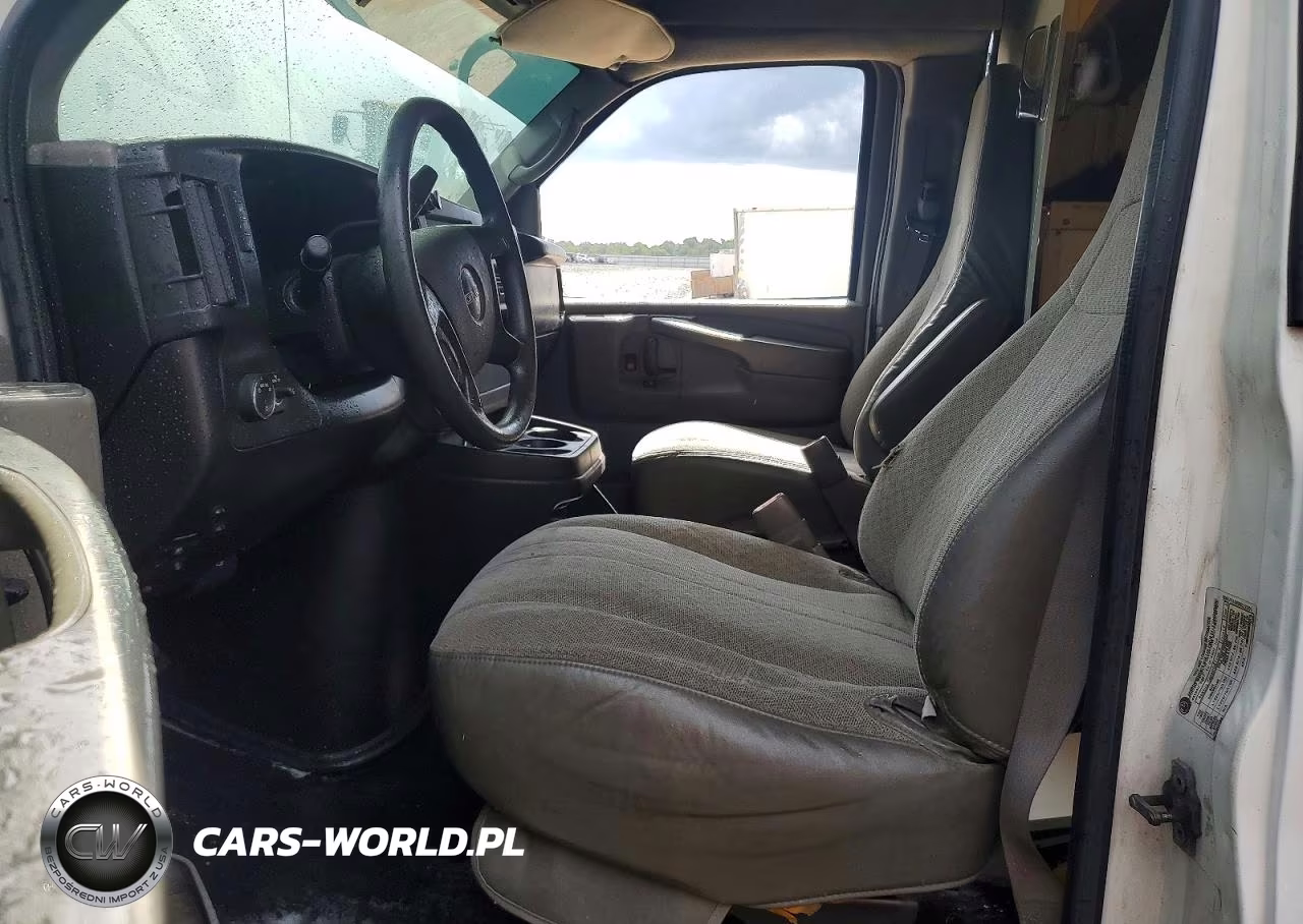 2013 GMC Savana Cutaway G3500 VIN:1GD372BG8D1121806 - 7