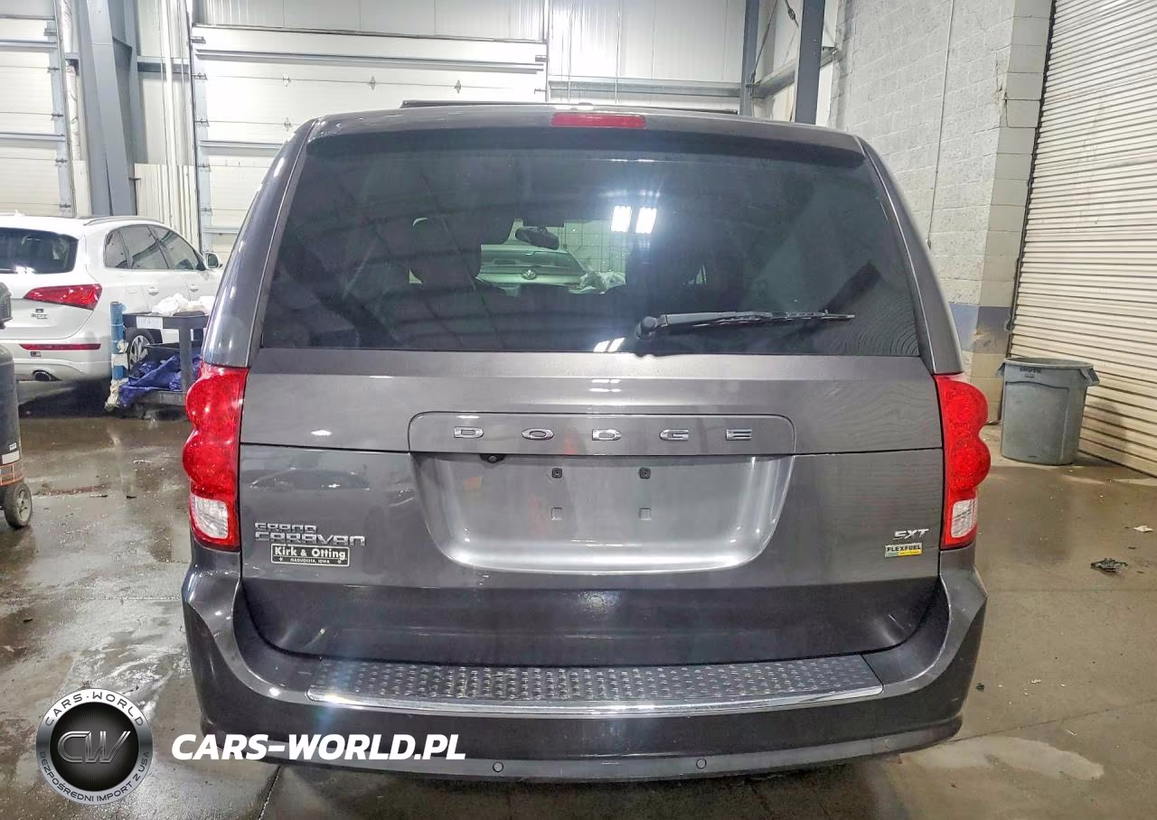 2018 Dodge Grand Caravan Sxt VIN:2C4RDGCG9JR253337 - 6