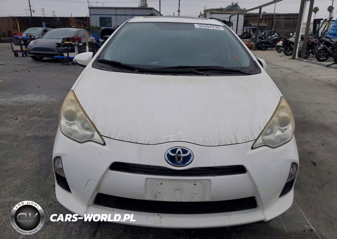 2012 Toyota Prius C Three VIN:JTDKDTB34C1018070 - 5