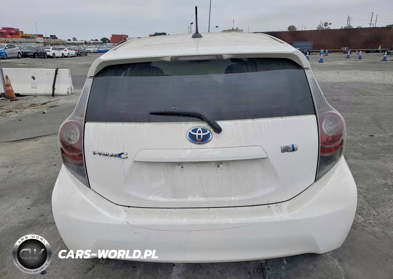 2012 Toyota Prius C Three VIN:JTDKDTB34C1018070 - 6
