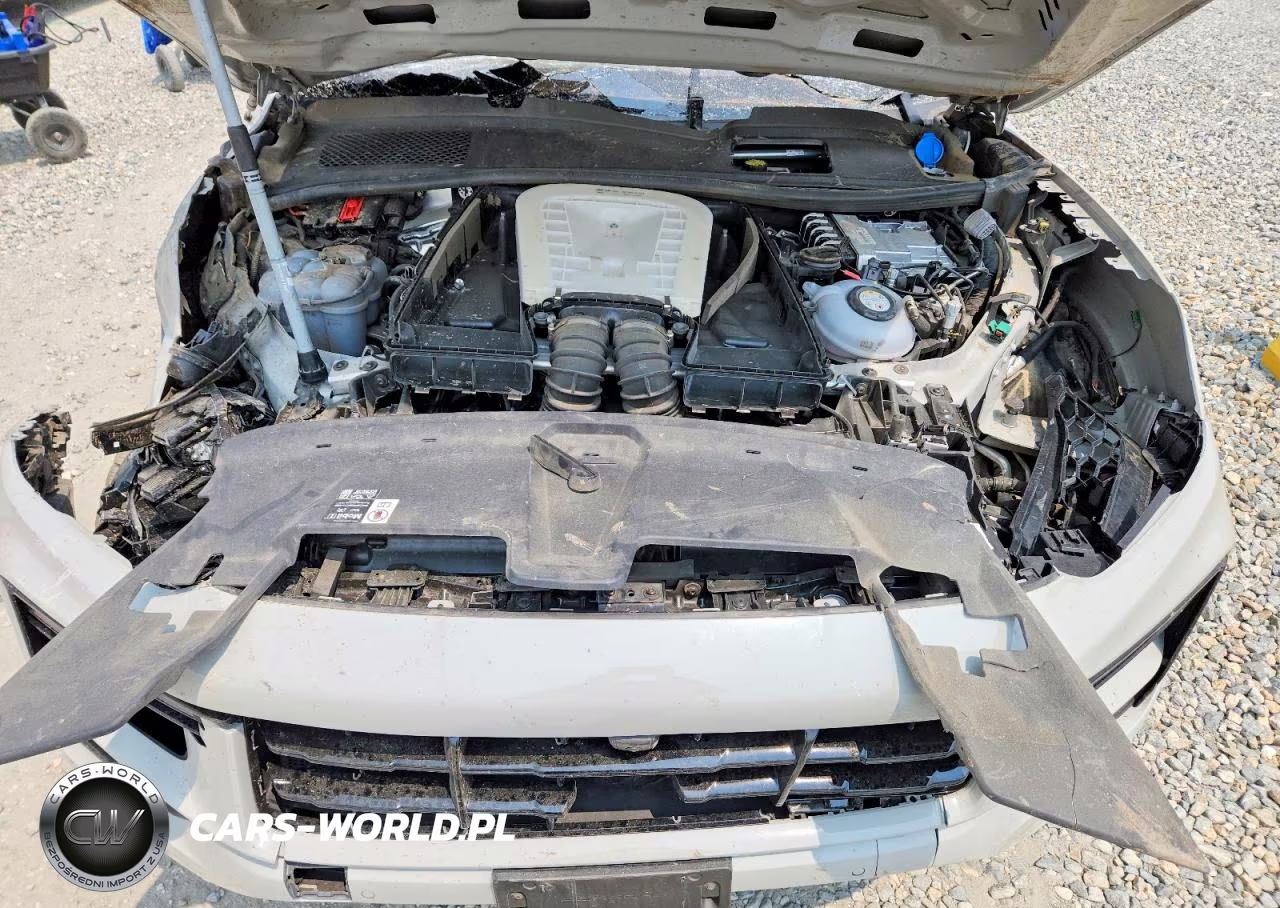 2024 Porsche Cayenne Turbo E-Hybrid VIN:WP1AM2AY8RDA48309 - 12