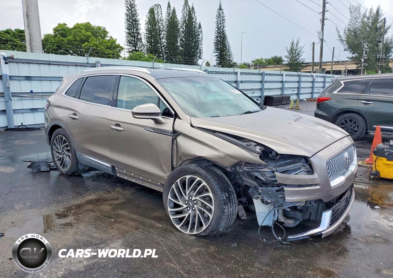 2019 Lincoln Nautilus Reserve VIN:2LMPJ6L91KBL35231 - 4