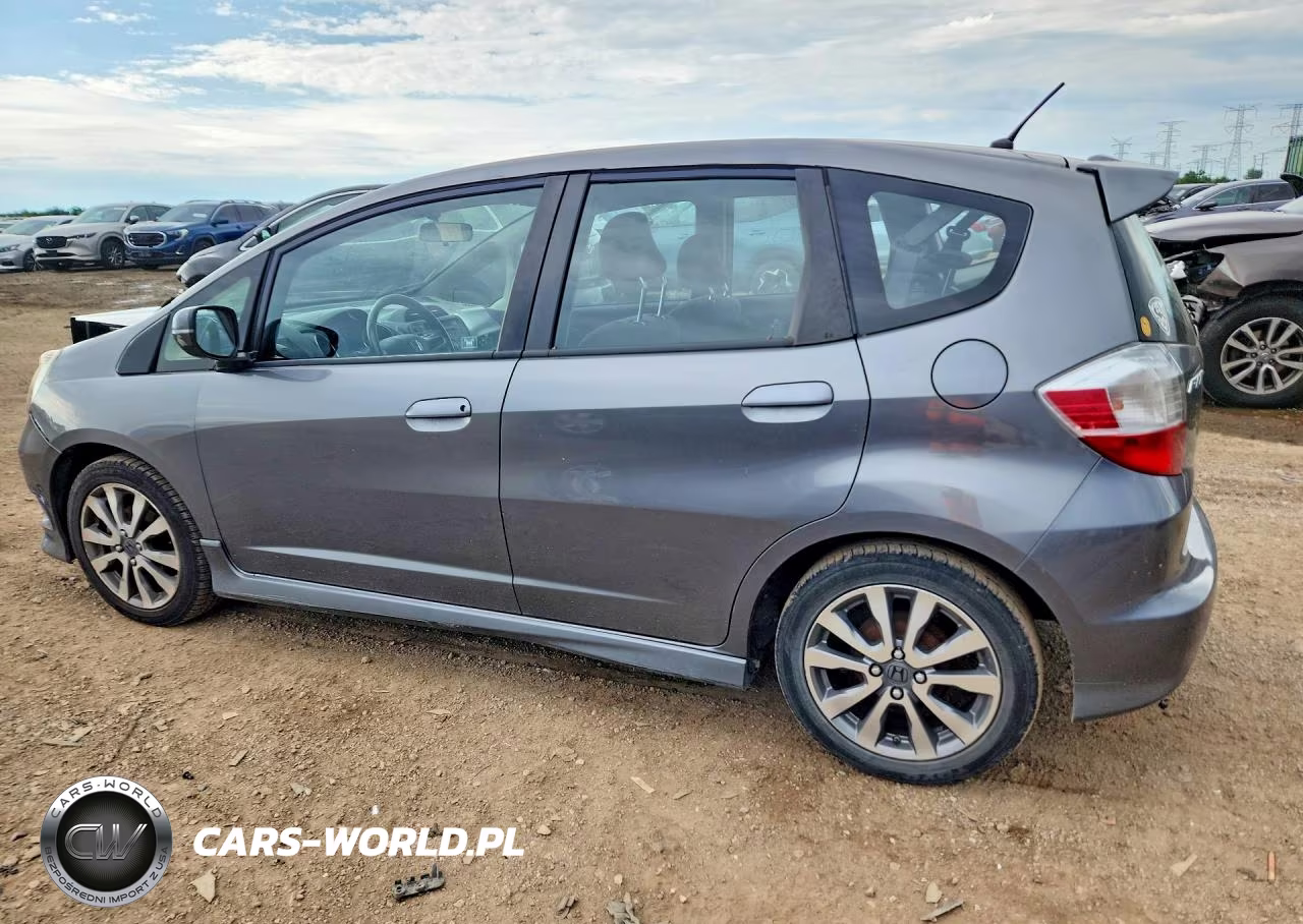 2013 Honda Fit Sport VIN:JHMGE8H53DC073431 - 2