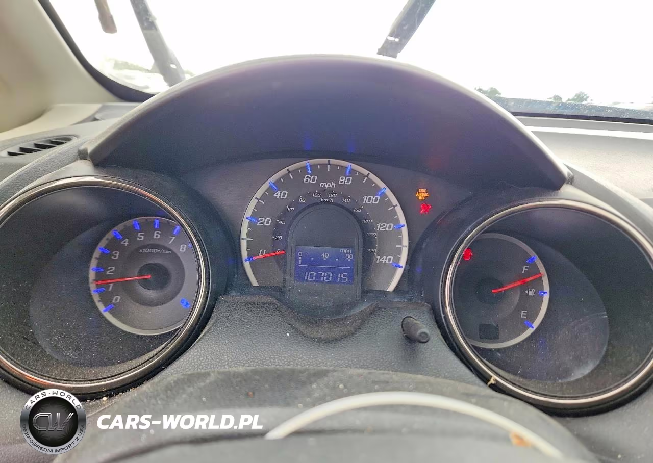 2013 Honda Fit Sport VIN:JHMGE8H53DC073431 - 9