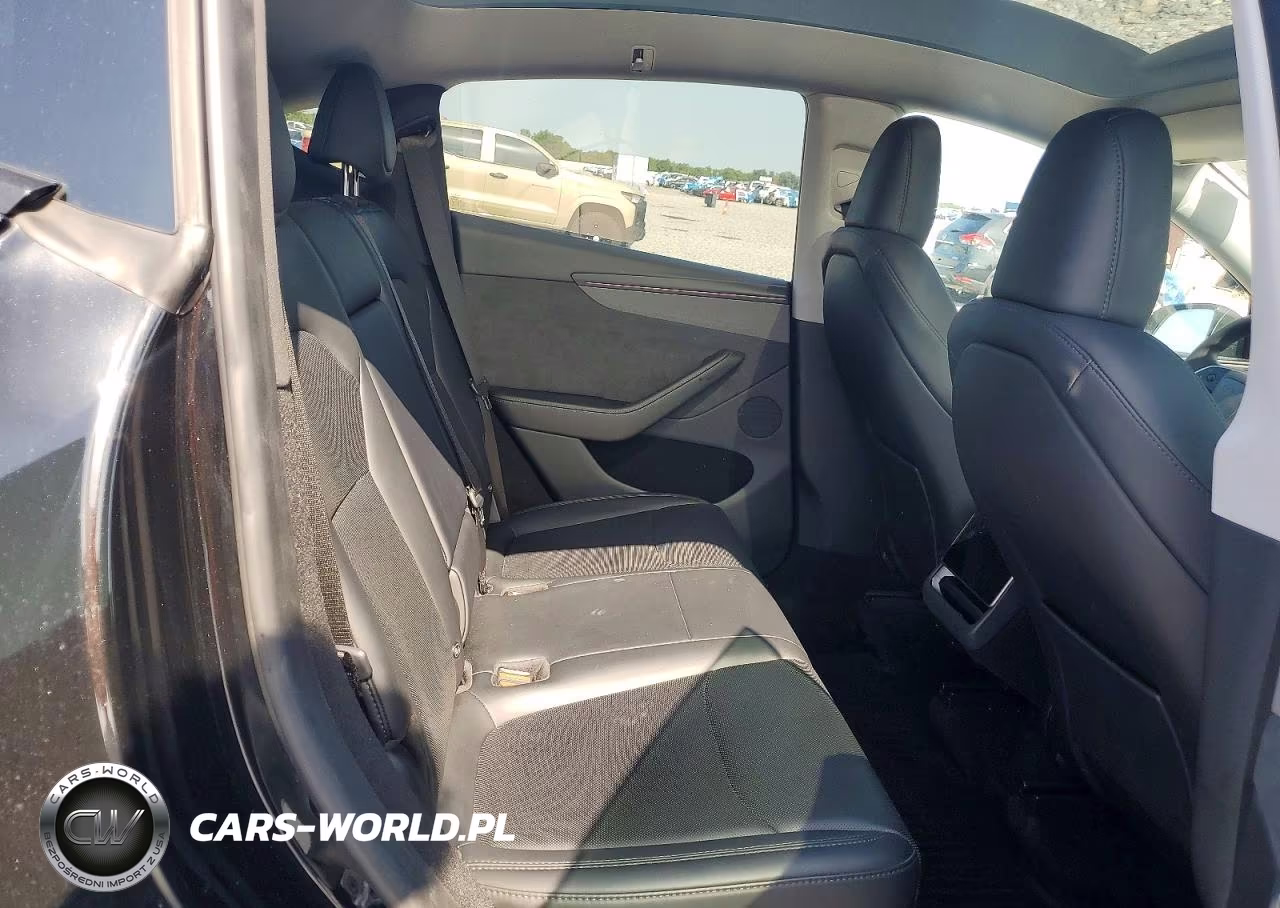 2026 Tesla Model Y VIN:7SAYGDED6TF381394 - 10