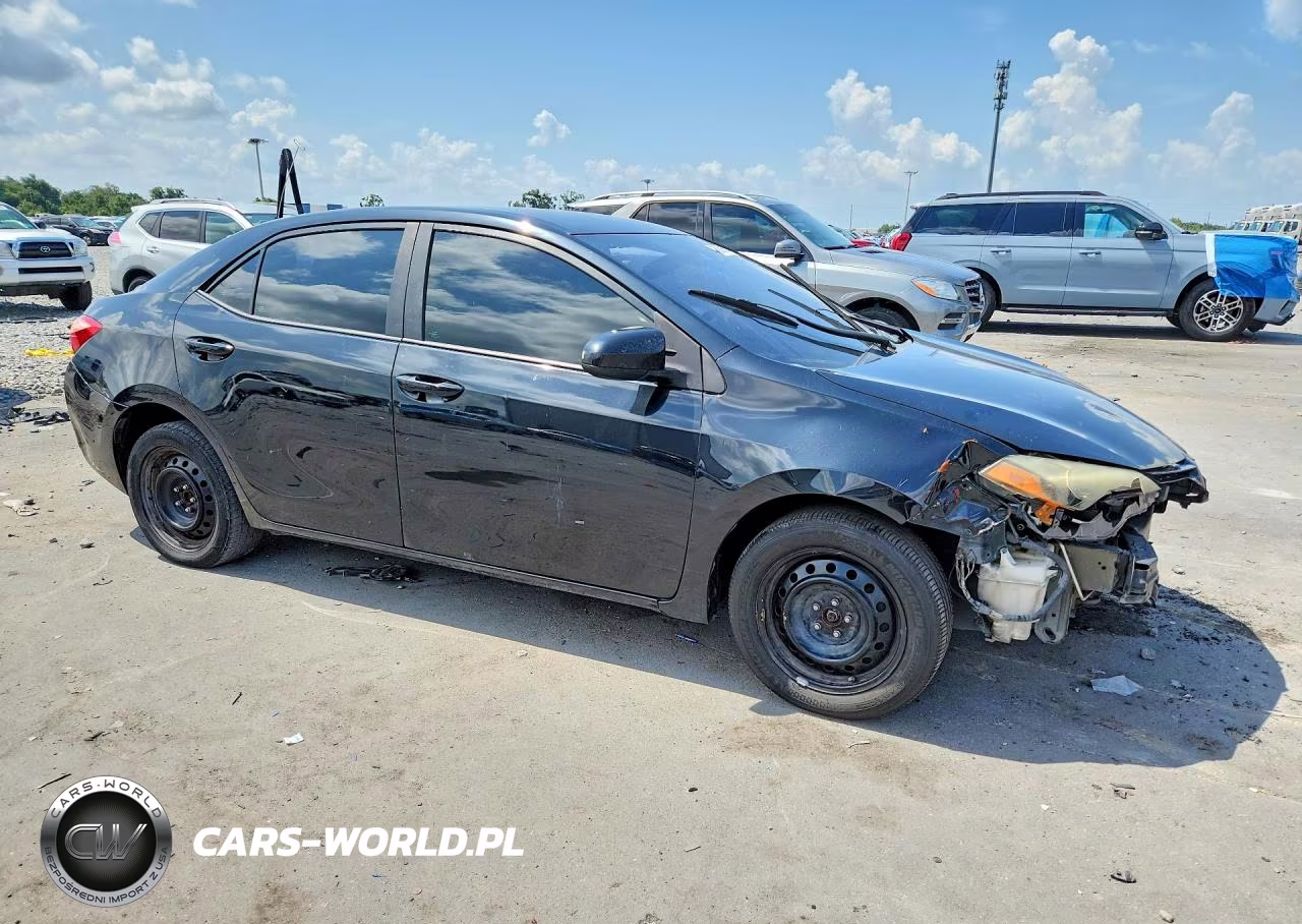 2018 Toyota Corolla Le VIN:5YFBURHE3JP802048 - 4