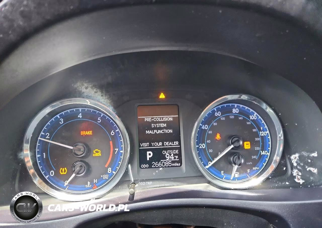 2018 Toyota Corolla Le VIN:5YFBURHE3JP802048 - 9